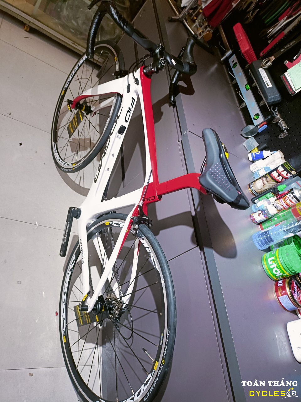 Xe đạp đua Pinarello F10 R2000 Trắng đỏ