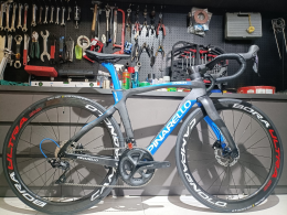 Xe đạp Pinarello F12 105 R7020 Full carbon Đen xanh dương