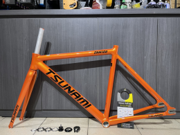 Khung sườn xe đạp Fixed Gear Tsunami SNM100 Orange