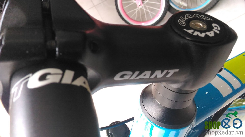 Xe đạp địa hình Giant 2017 ATX 700