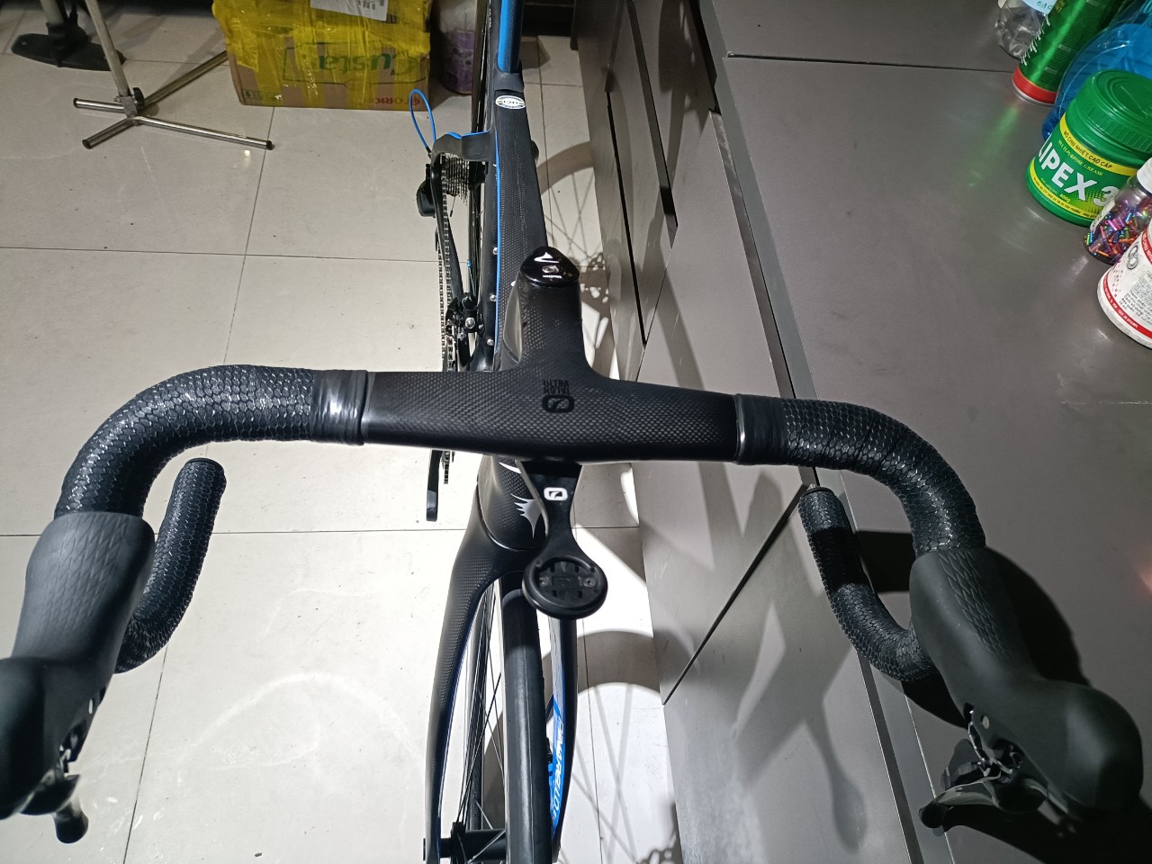 Xe đạp Pinarello F12 105 R7020 Full carbon Đen xanh dương